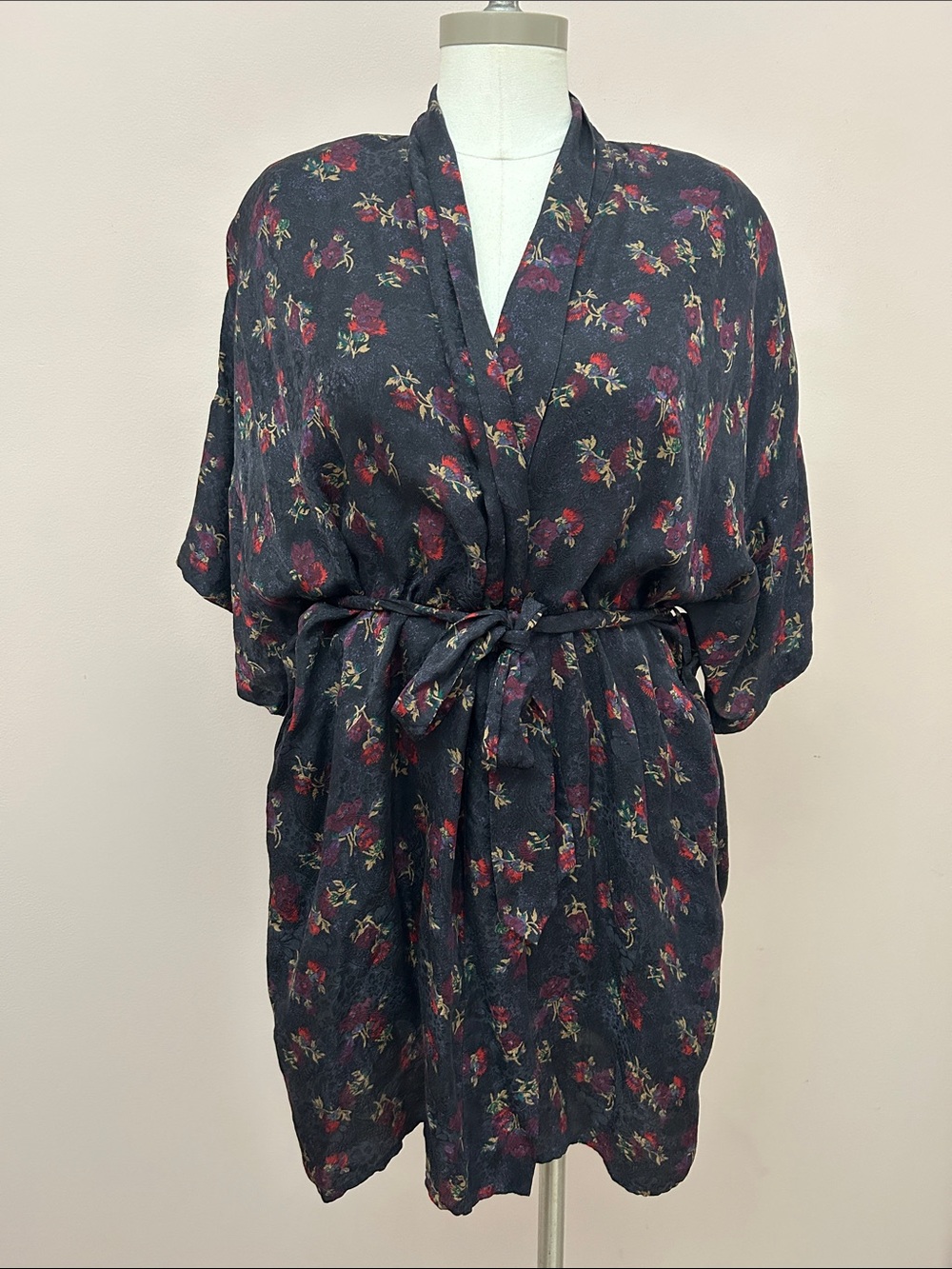 VTG Navy Floral and Red Silk Robe Kimono robe one size